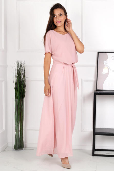 بيع الملابس النسائية والشبابية بالجملة لجميع الأعمار من شركة مصنعة في بولندا