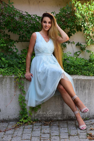 ملابس النساء والشباب بالجملة من شركة مصنعة في بولندا